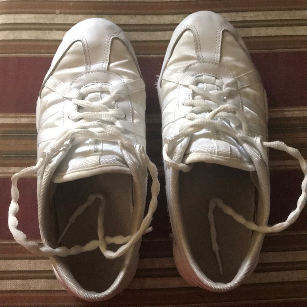 Nfinity evolution cheer shoes